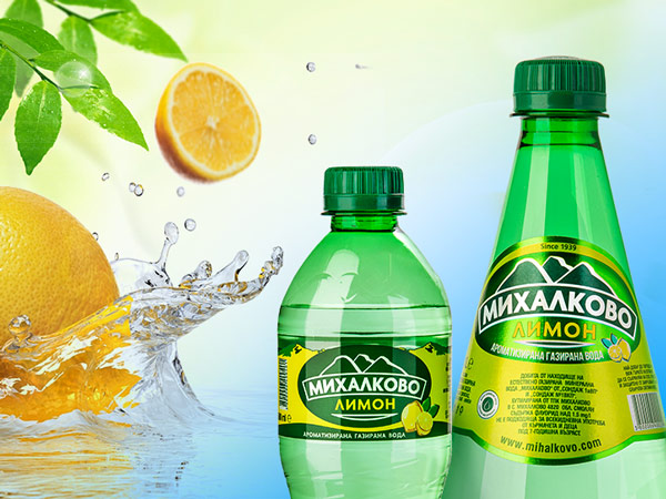 Naturally carbonated water with fruit aroma